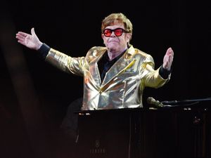 Supporting image for story: Sir Elton John among stars backing Labour in General Election