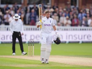 Supporting image for story: Joe Root equals England record with crucial century against Sri Lanka