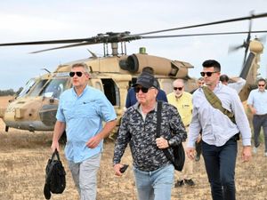 Supporting image for story: US special envoy Witkoff visits food distribution centre in Gaza