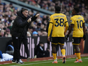 Supporting image for story: "Deal with it, lads" - Wolves boss on outside criticism and players' reaction