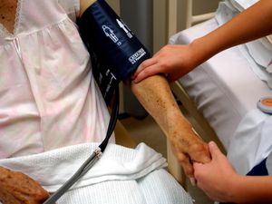 Supporting image for story: NHS patients ‘dying in corridors and going undiscovered for hours’, report says