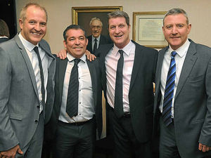 Supporting image for story: Wolves pay tribute to Hall of Fame heroes