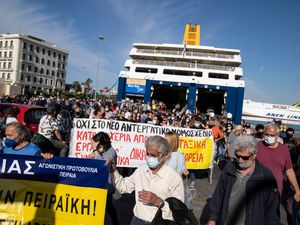 Supporting image for story: Strike disrupts Greek ferry services