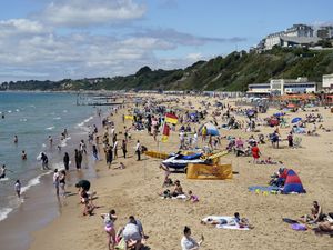 Supporting image for story: Temperatures set to soar this weekend as Met Office warns of heatwave