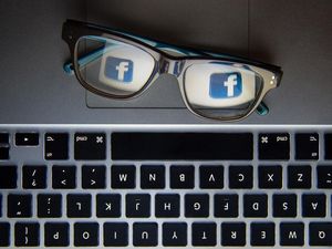 Supporting image for story: Facebook is trialling facial recognition software