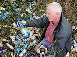 Supporting image for story: Rubbish warning on Metro stations