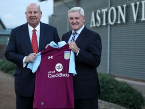 Supporting image for story: Keith Wyness: Aston Villa boss Steve Bruce 'best man-manager I've known'