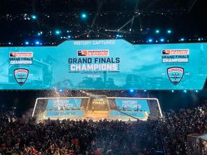 Supporting image for story: London Spitfire win inaugural Overwatch League eSports championship