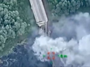 Supporting image for story: Ukrainian forces target second key bridge in Russian incursion