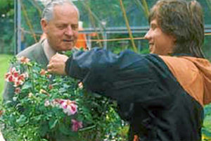 Supporting image for story: Gardening guru Percy Thrower set out to impress – and he did
