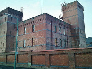 Supporting image for story: Ex-soldiers ready to fight over Shrewsbury's Copthorne Barracks