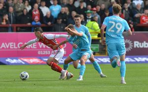 Lewis Warrington has completed more passes per 90 (25.3) than any other Walsall player this season (via FotMob).