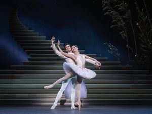 Supporting image for story: The Royal Ballet’s Cinderella will be screened via satellite to a Builth Wells venue this November
