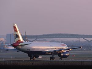 Supporting image for story: Gatwick hit by drop in annual profits as short-haul passenger numbers decline