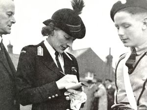 1944 Lady Mountbatten, Supt-in-Chief and a Lowestoft Cadet