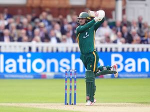 Supporting image for story: England face record run chase to set up decider as South Africa score 331