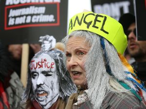 Supporting image for story: Julian Assange to ask for prison release for friend Vivienne Westwood’s funeral