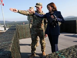 Supporting image for story: US vice president Kamala Harris caps Asia trip with stop at DMZ dividing Koreas