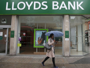 Supporting image for story: Lloyds to axe about 780 branch jobs 