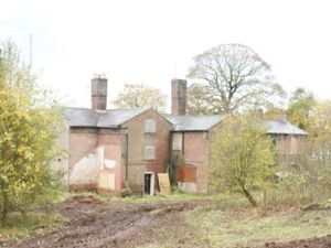 Supporting image for story: Listed farmhouse could be renovated and split into homes