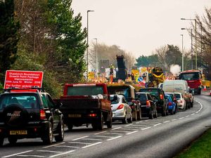 Supporting image for story: Shawbirch roundabout works: Rush hour chaos as lights are stuck on red