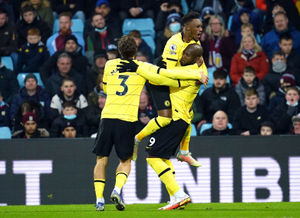 Chelsea's Romelu Lukaku (right) celebrates