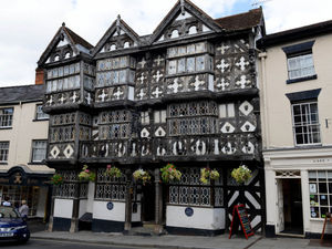Supporting image for story: Ludlow hotel at centre of Legionnaires' disease outbreak is put up for sale