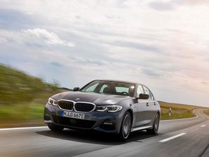 Supporting image for story: First Drive: BMW’s 330e plug-in is a hybrid for every situation