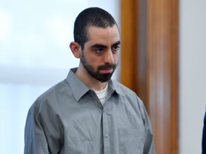 Supporting image for story: Jurors begin deliberating in trial of man charged with stabbing Salman Rushdie