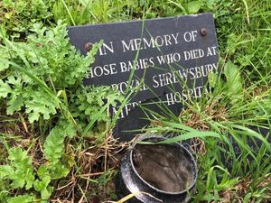 Supporting image for story: Bereaved mother's fight to have unloved memorial to lost babies restored
