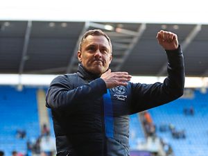 Supporting image for story: Lincoln v Shrewsbury: Town bid for a season first