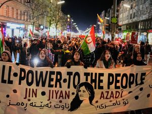 Supporting image for story: Iran closes airspace to commercial aircraft for hours amid tensions with US