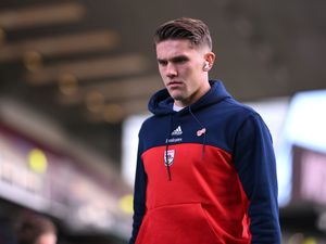 Supporting image for story: Arsenal boss Mikel Arteta concerned by Viktor Gyokeres injury