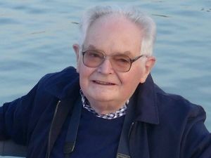 Supporting image for story: Tributes to former chamber chief executive