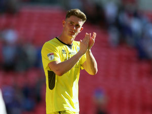 Supporting image for story: Shrewsbury Town boss John Askey: Dean Henderson a tough act to follow
