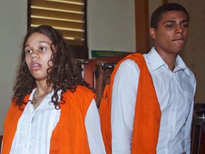 Supporting image for story: Indonesia frees and deports American jailed over Bali ‘suitcase murder’