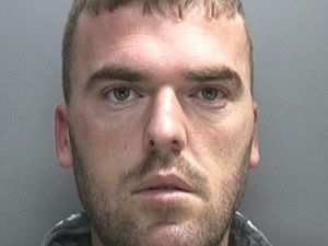 Supporting image for story: Police hunting for Oldbury man in relation to 'stalking and threats to kill'