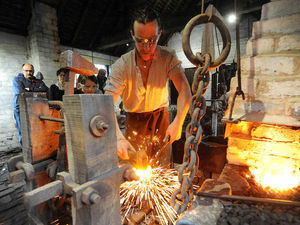 Supporting image for story: WATCH: Skills keep traditional craft ablaze