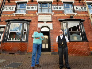 Supporting image for story: Dapper Black Country landlord announces his retirement from famed Ma Pardoes after 23 years