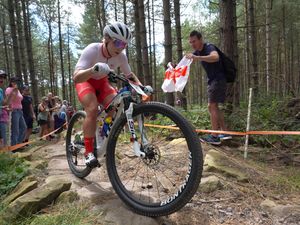 Supporting image for story: Evie Richards puts ‘terrible year’ behind her to win Commonwealth gold medal