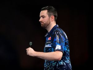 Supporting image for story: Luke Humphries bid for back-to-back World Championship titles on track after win