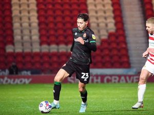 Supporting image for story: Mat Sadler confident Isaac Hutchinson will prove a threat for Walsall