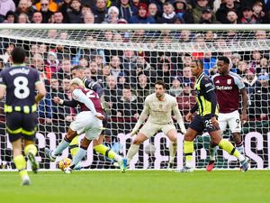 Supporting image for story: More misery for Manchester City as Aston Villa comfortably see off the champions