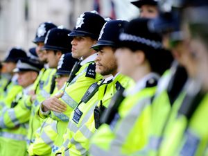 Supporting image for story: Protests on opposite sides of London amid police restrictions