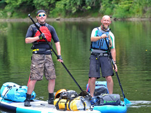 Supporting image for story: Paddle board pals in 100-mile River Severn charity challenge