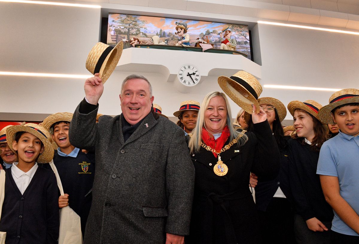 Walsalls iconic Three Men in a Boat automation restored and proudly on display at Saddlers Shopping Centre