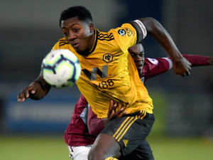 Supporting image for story: Wolves youngster Benny Ashley-Seal pens new deal and heads out on loan