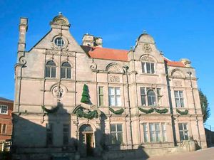 Supporting image for story: Council urges people to use free Oswestry bus services