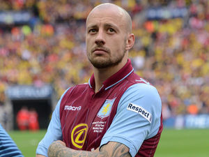 Supporting image for story: Former Aston Villa defender Alan Hutton announces retirement 