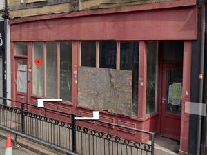 Supporting image for story: Pizza shop that delivers booze gets go-ahead in Wolverhampton despite concern